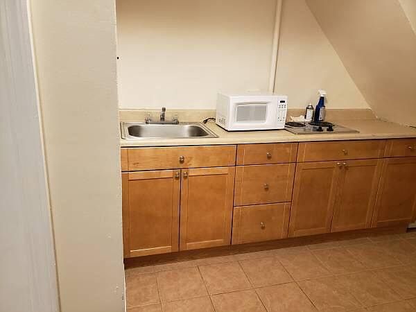 2nd image of 1656 Radcliff Ave