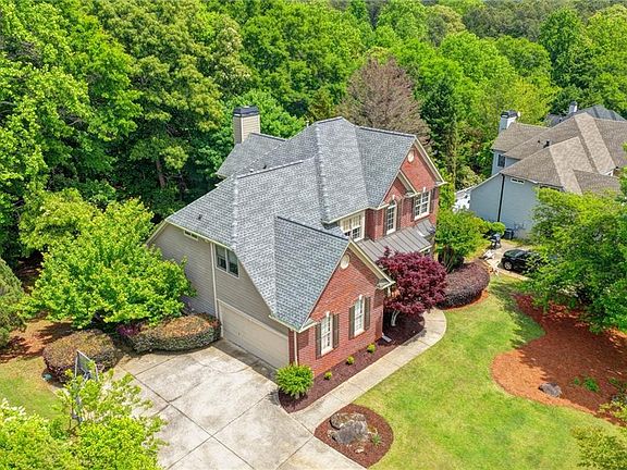 3rd image of 4555 E Point Dr