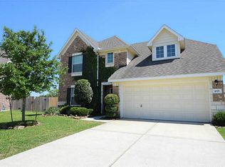 1075 Lasso Ct, Alvin, TX 77511