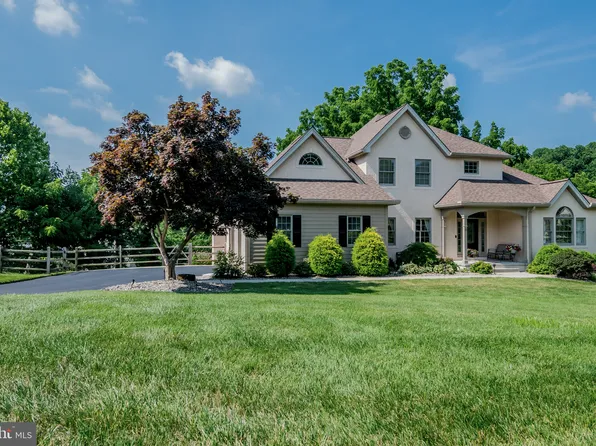 9 Taylors Mill Ln, Wilmington, DE 19808