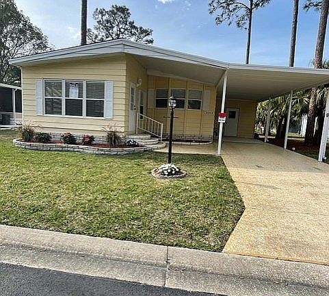 2 bed/2 bath/lots of space!