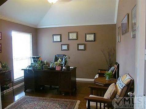 5th image of 4333 Finch Dr