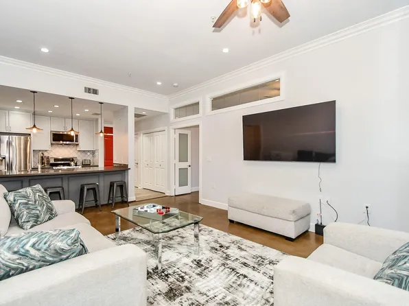 1900 Genesee St APT 104, Houston, TX 77006