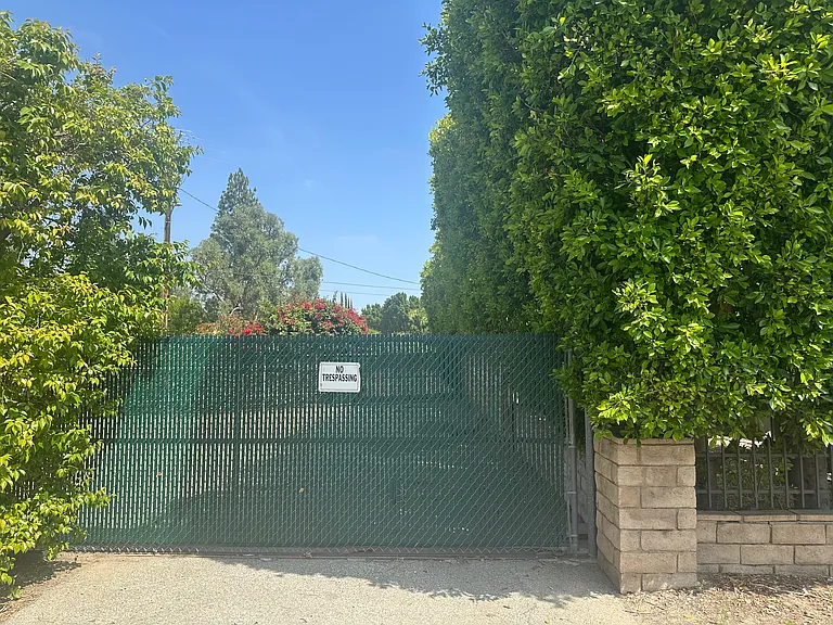 10126 Valley Circle Blvd — Photo 4