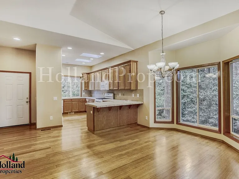 12712 SW Rocky Mountain Ct — Photo 10