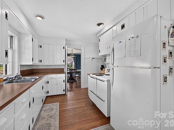 5th image of 321 Beall St NW