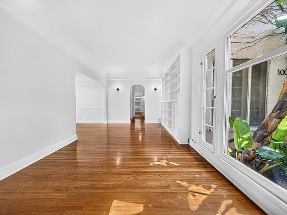 5th image of 1002 N Sweetzer Ave #6-1006