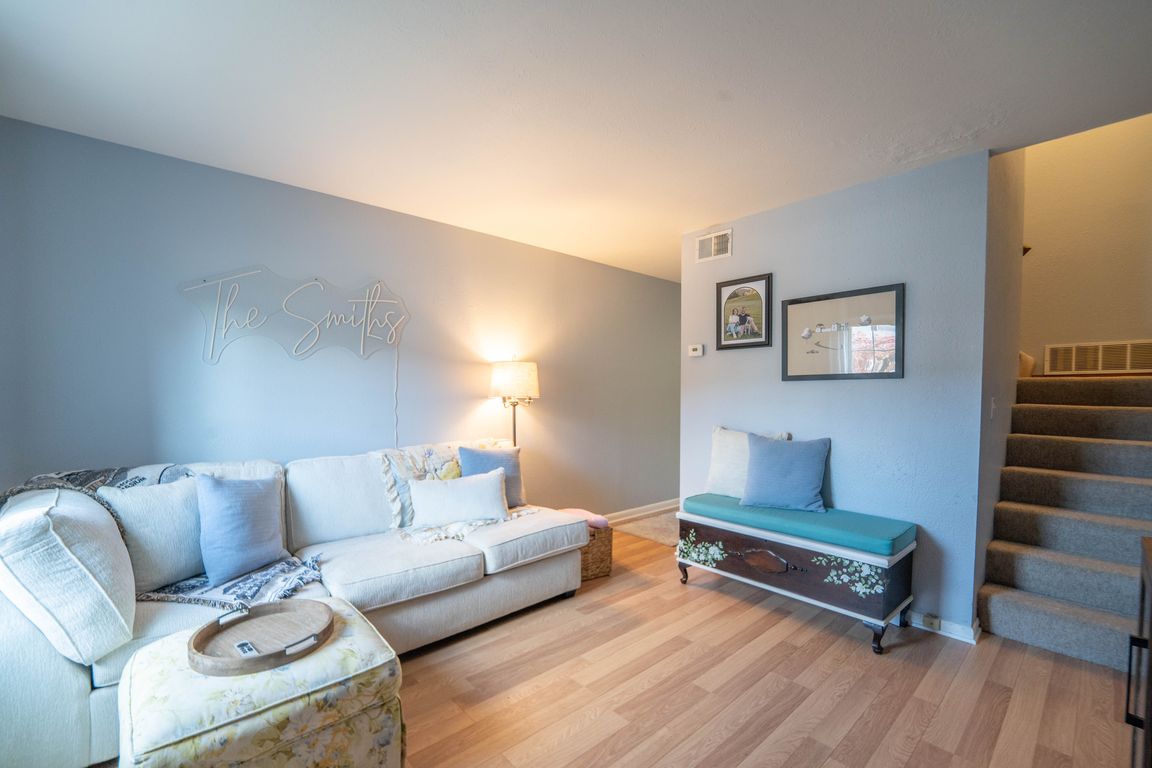 next background image