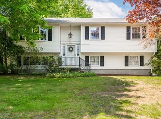 10 Robin Rd, Easthampton, MA 01027