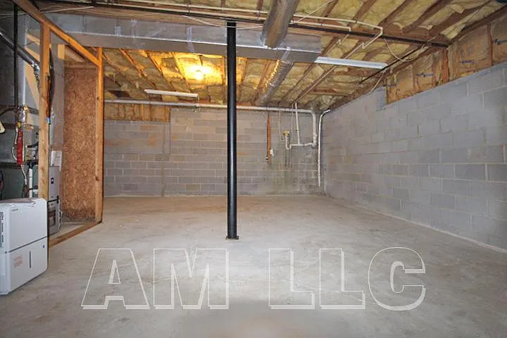 401 Oak Landing Cir — Photo 16