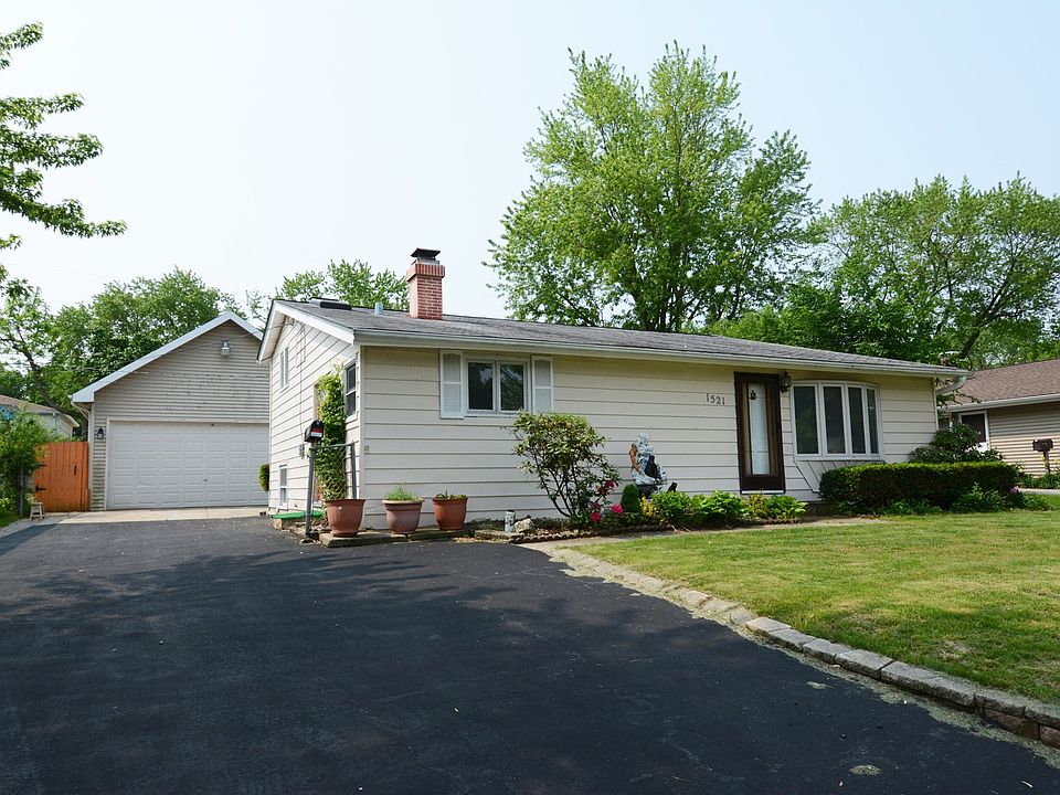 1521 Amarillo Dr with Plenty of Onsite Parking