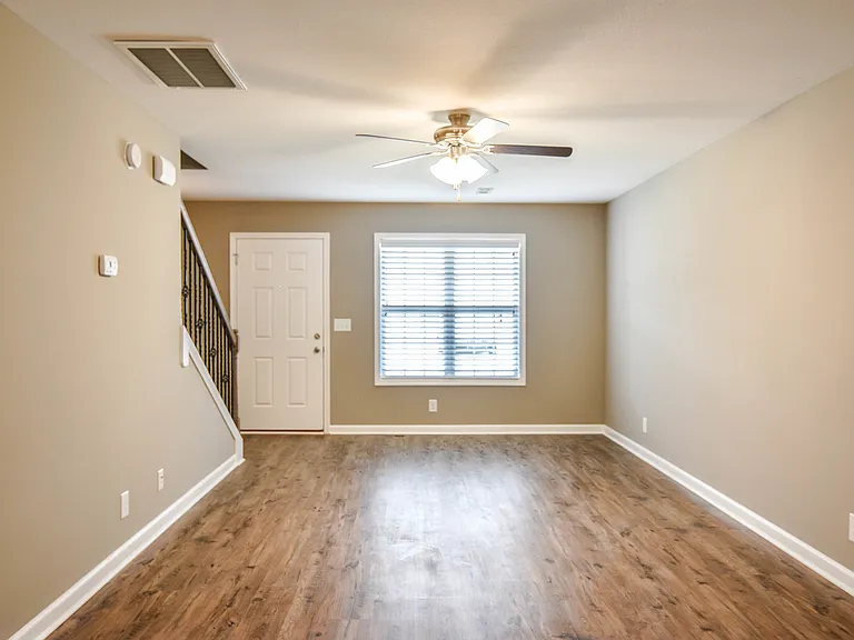 259 Alexander Blvd — Photo 2