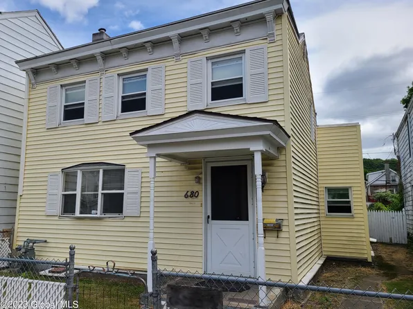 680 3rd Avenue, Troy, NY 12182