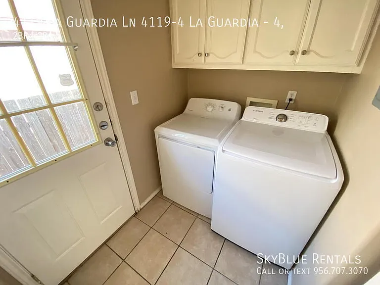 4119 W La Guardia Ln #4 — Photo 9