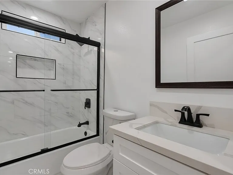 2708 S Cochran St — Photo 13