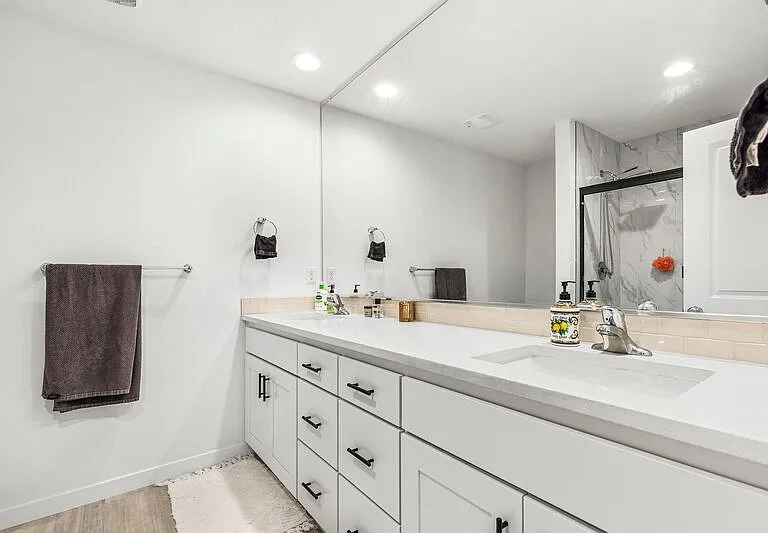 16392 SE Shimmering Leaf St — Photo 17