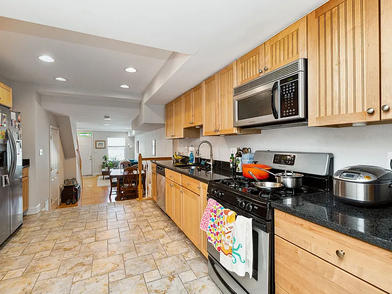 409 S Duncan St — Photo 12