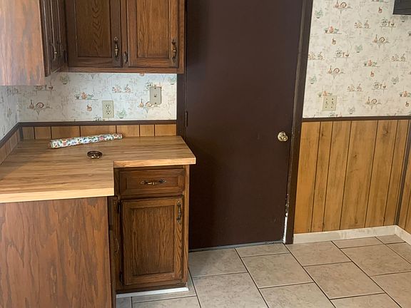 4th image of 6327 Debra Dr