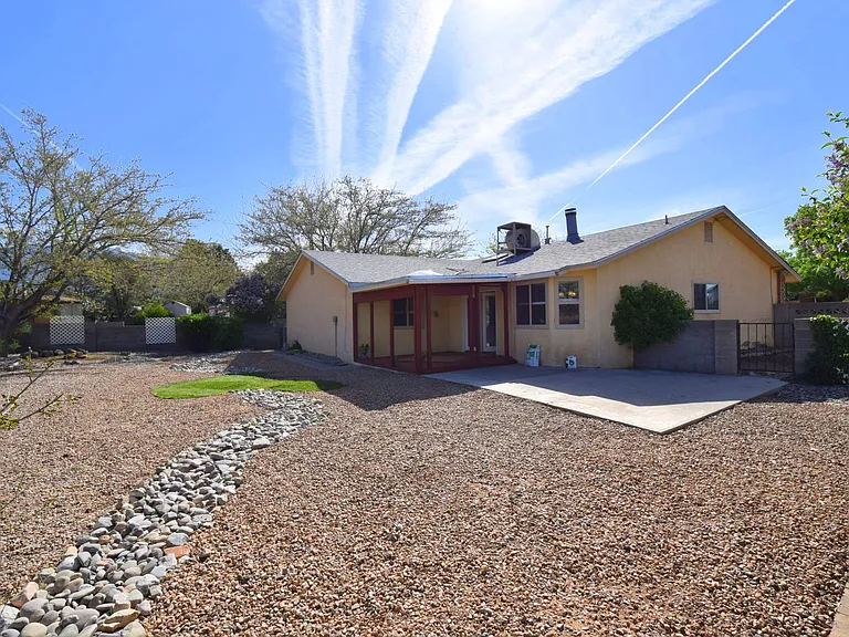 8221 Portales St NE — Photo 7