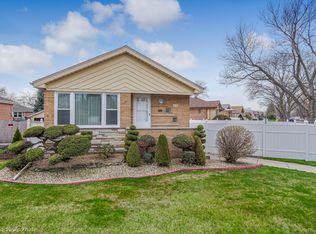 4901 Harnew Rd S, Oak Lawn, IL 60453