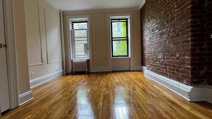 Rented by HOLTON REAL ESTATE INC. | media 14