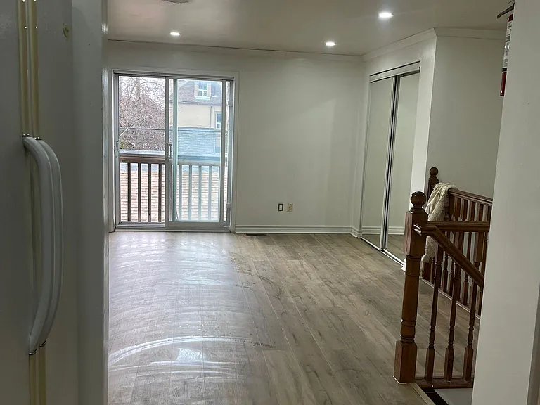 700 Brock Ave — Photo 18