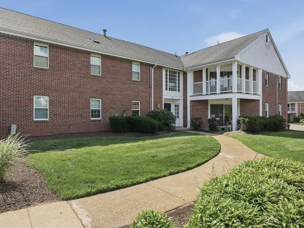25 Jessica Dr APT A, Stoughton, MA 02072