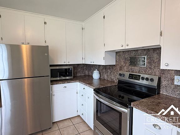 4th image of 503 N Ash St