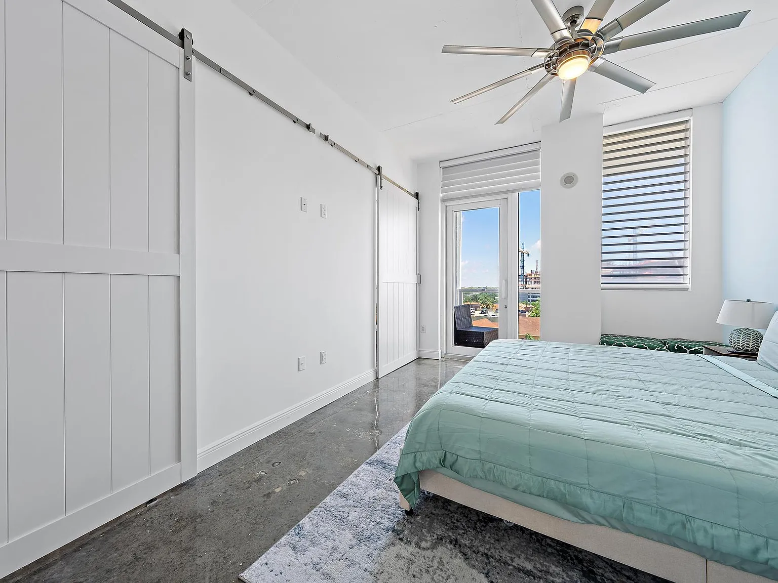 1 bed, 1.0 bath, 803 sqft, $3,000 — Photo 3