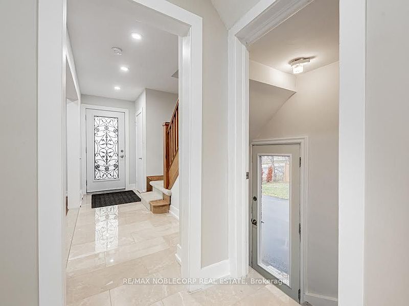 Toronto House for rent - 3 Bedrooms — photo 17