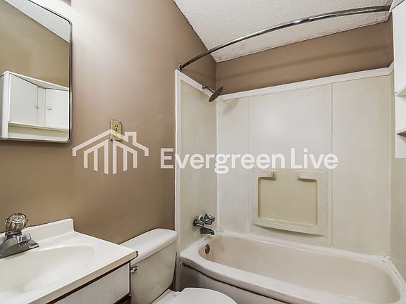 4th image of 8256 Southaven Cir W