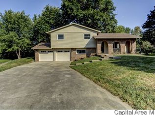3511 Cynthia Ct, Taylorville, IL 62568