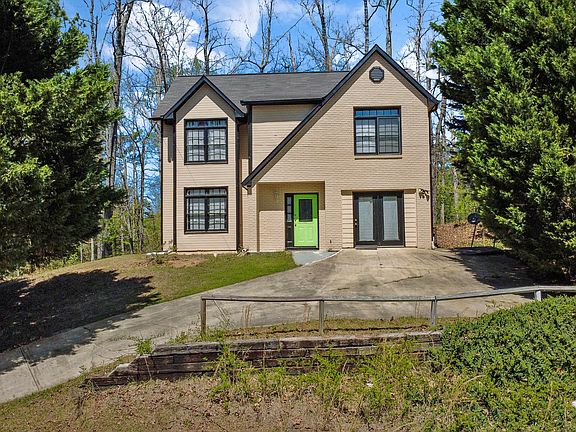 3rd image of 3460 Estate Lake Dr