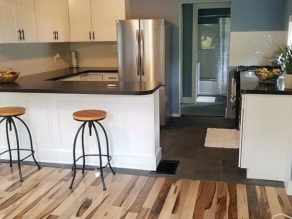 3rd image of 710 S Magnolia Ave