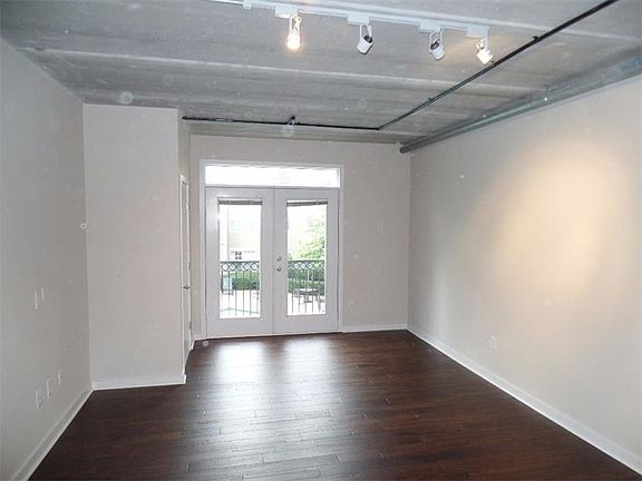 2nd image of 800 Peachtree St NE APT 1205