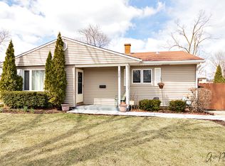 102 W Wayne Pl, Wheeling, IL 60090