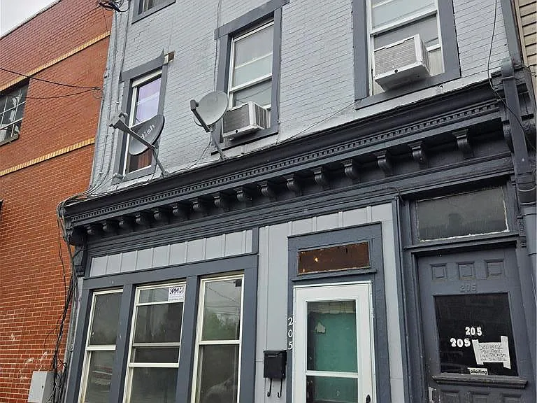 205 Front St #1F — Photo 1