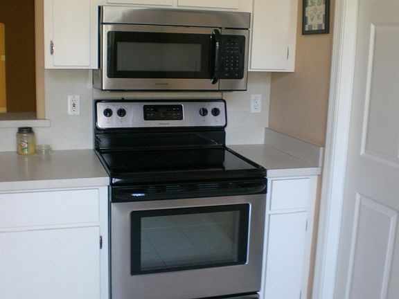3rd image of 40 Prattwood Ln