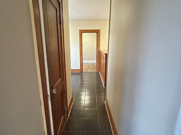 5th image of 1246 Dufferin Pl Unit 7