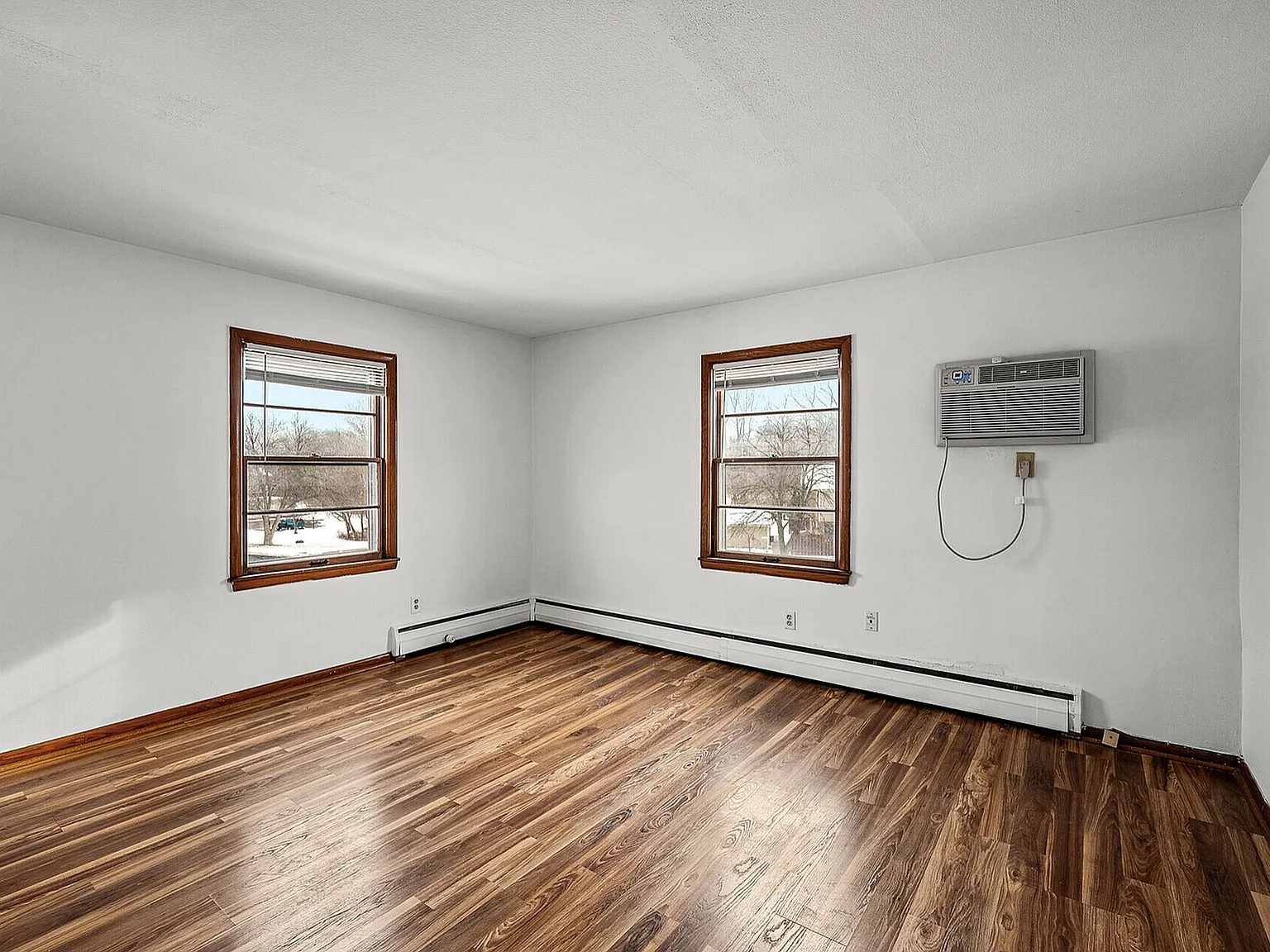 Q2 — Photo 2