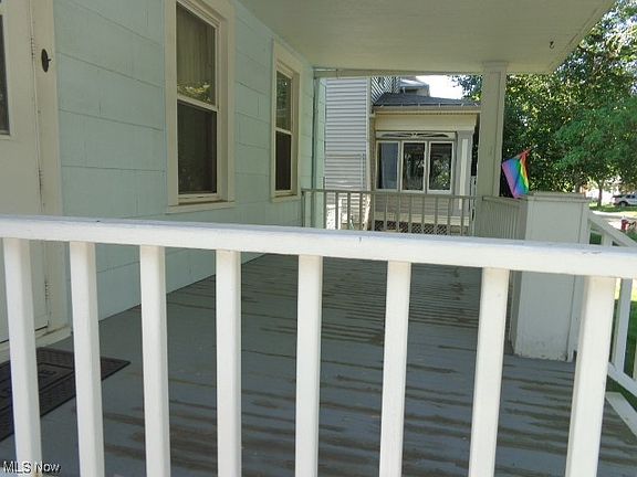 2nd image of 1480 Larchmont Ave