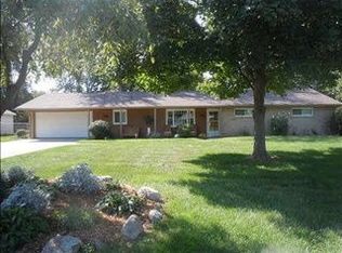 7335 Kenilworth Dr, Lambertville, MI 48144
