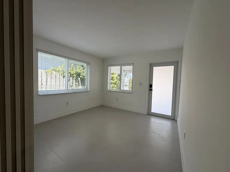 501 NW 25th Ct #501A — Photo 2