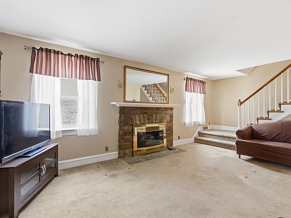 5th image of 308 Eldon Ave