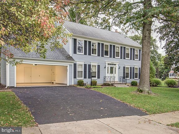 3rd image of 356 Copperfield Ln