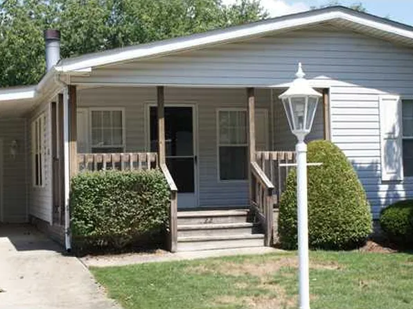22 Rock Lake Ct W, Zelienople, PA 16063