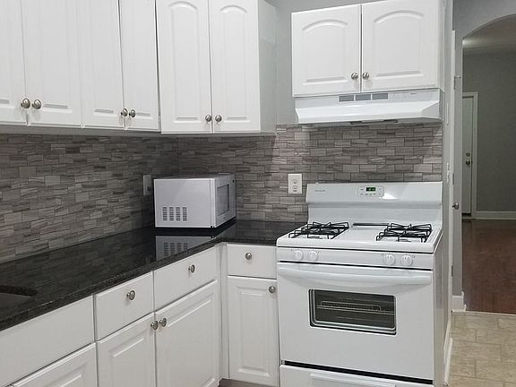 2nd image of 522 Lyndhurst St
