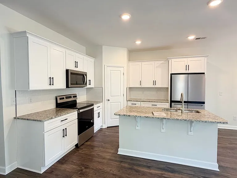 610 Santa Clara Dr — Photo 5