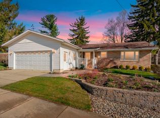 1307 4th St, Lake Odessa, MI