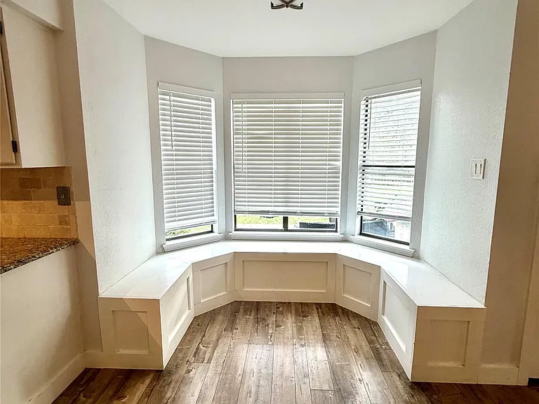 17844 Park Valley Dr — Photo 12